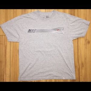 Nike / Gray T-Shirt